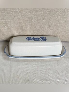 Pfaltzgraff White and Blue Floral Butter Dish